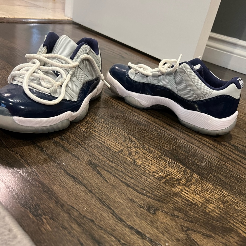 Nike Jordan  11s Georgetown lows